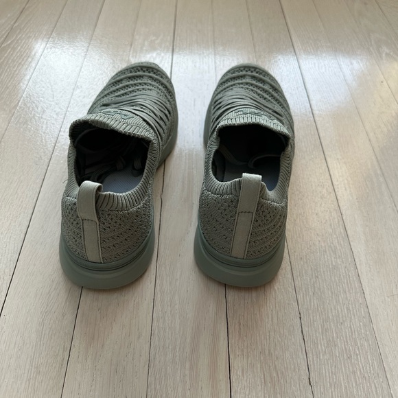 NWOT APL Women's TechLoom Wave Size 7 Sage Green - Picture 5 of 8